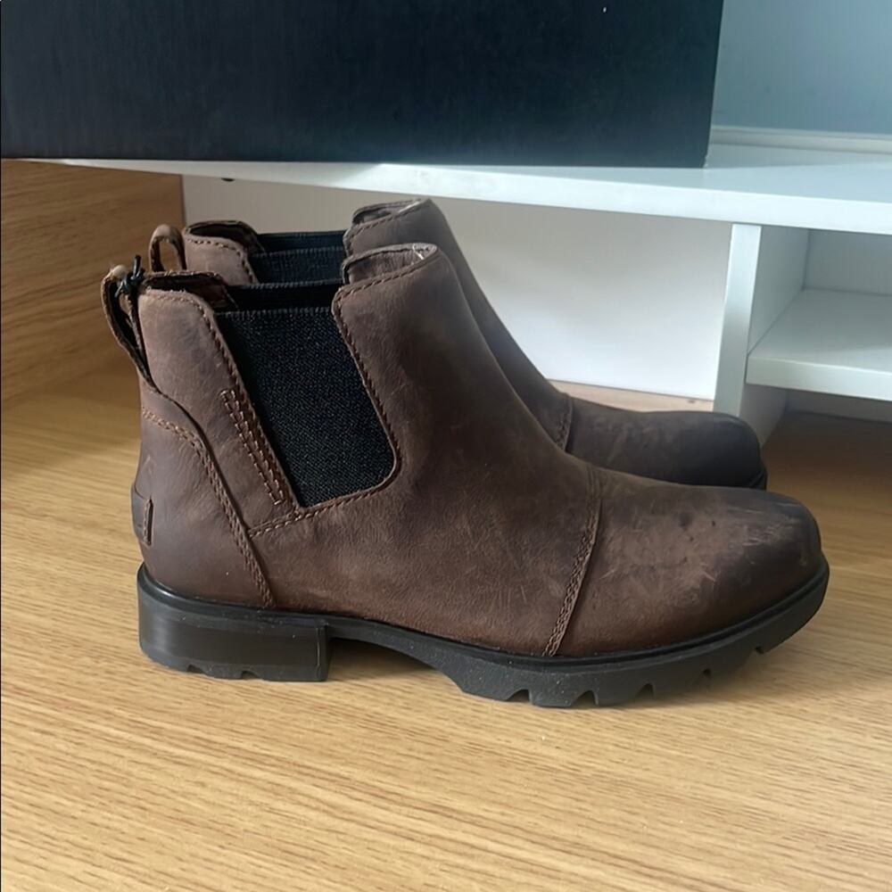 Womens Sorel Emelie III Chelsea Boot Size 5.5